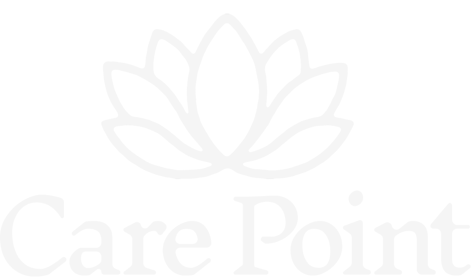 Ápoló segít a gondozottnak a gyógyszerek kapcsán